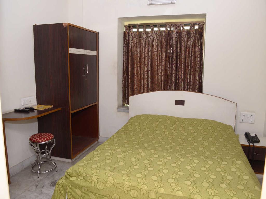 Fabexpress Harry Inn Калькутта Экстерьер фото