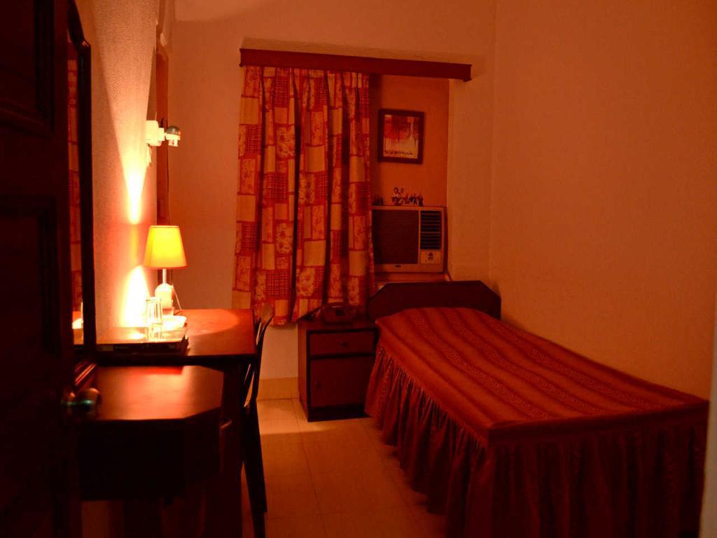 Fabexpress Harry Inn Калькутта Экстерьер фото